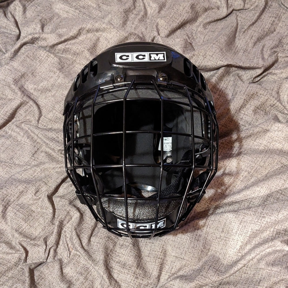 CCM 692 Ice Hockey Helmet Adult Medium